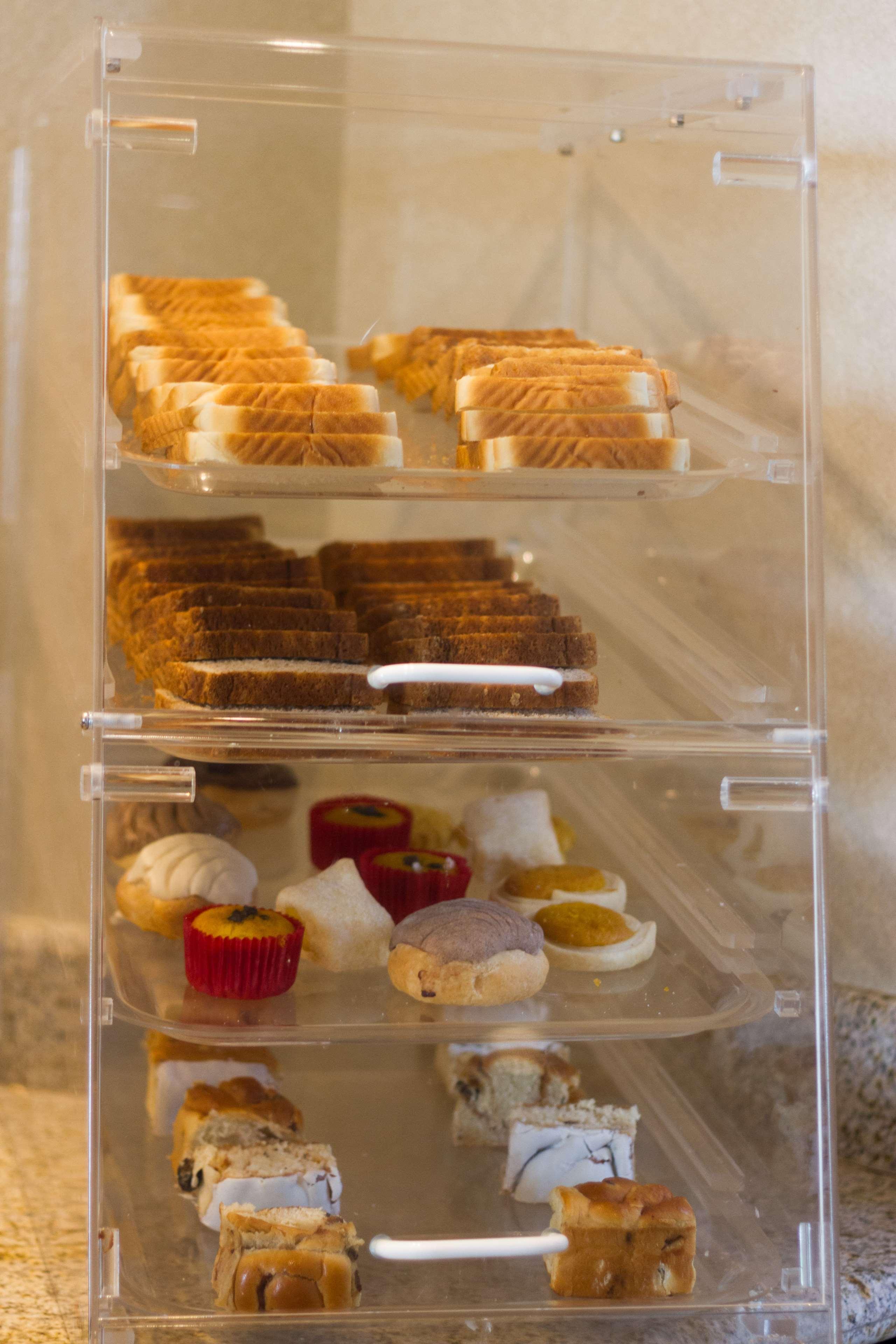 Best Western Premier Monterrey Aeropuerto Apodaca Exterior photo A display case
