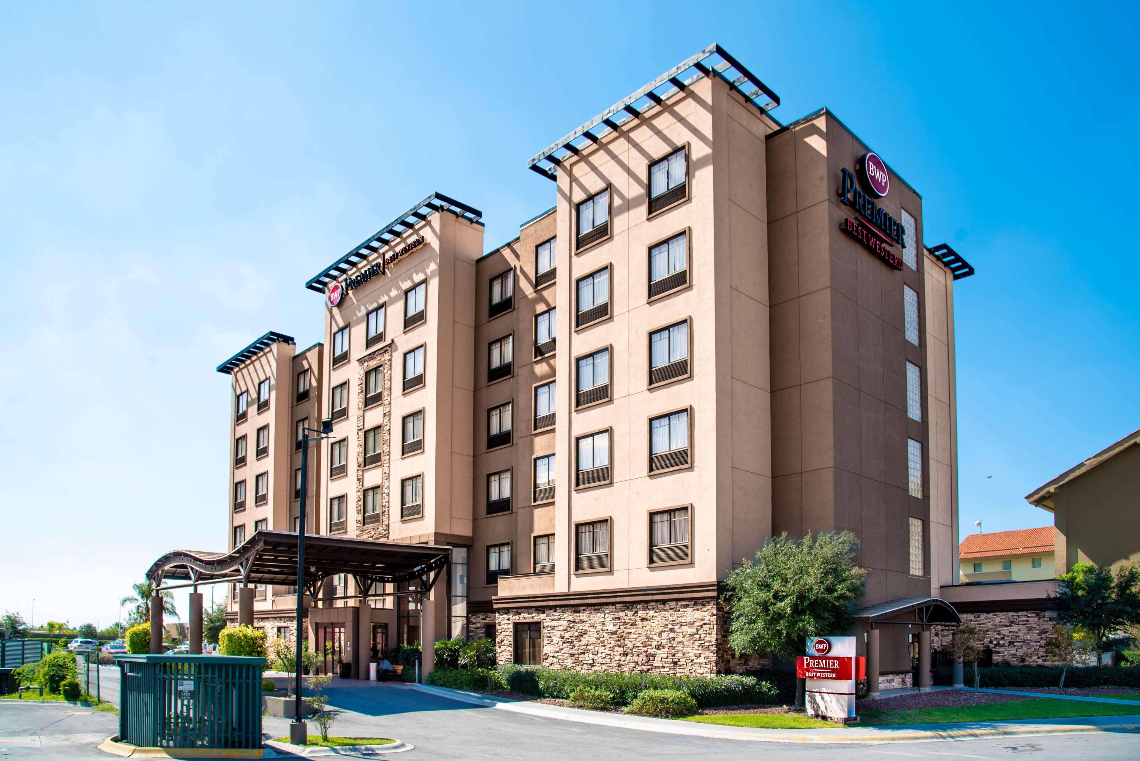 Best Western Premier Monterrey Aeropuerto Apodaca Exterior photo Hampton Inn & Suites San Antonio