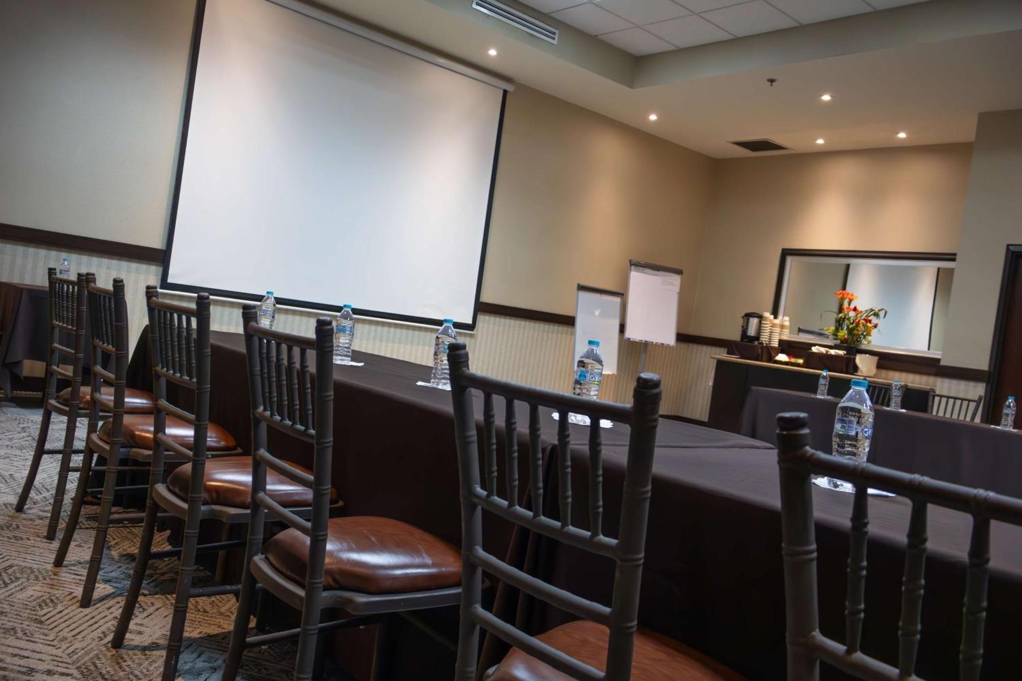Best Western Premier Monterrey Aeropuerto Apodaca Exterior photo A meeting room at the hotel