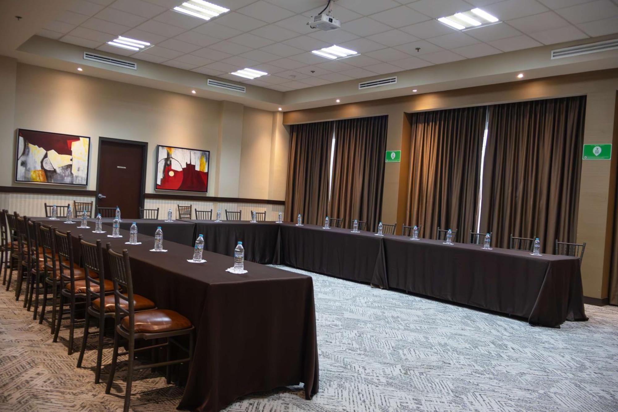 Best Western Premier Monterrey Aeropuerto Apodaca Exterior photo Meeting room