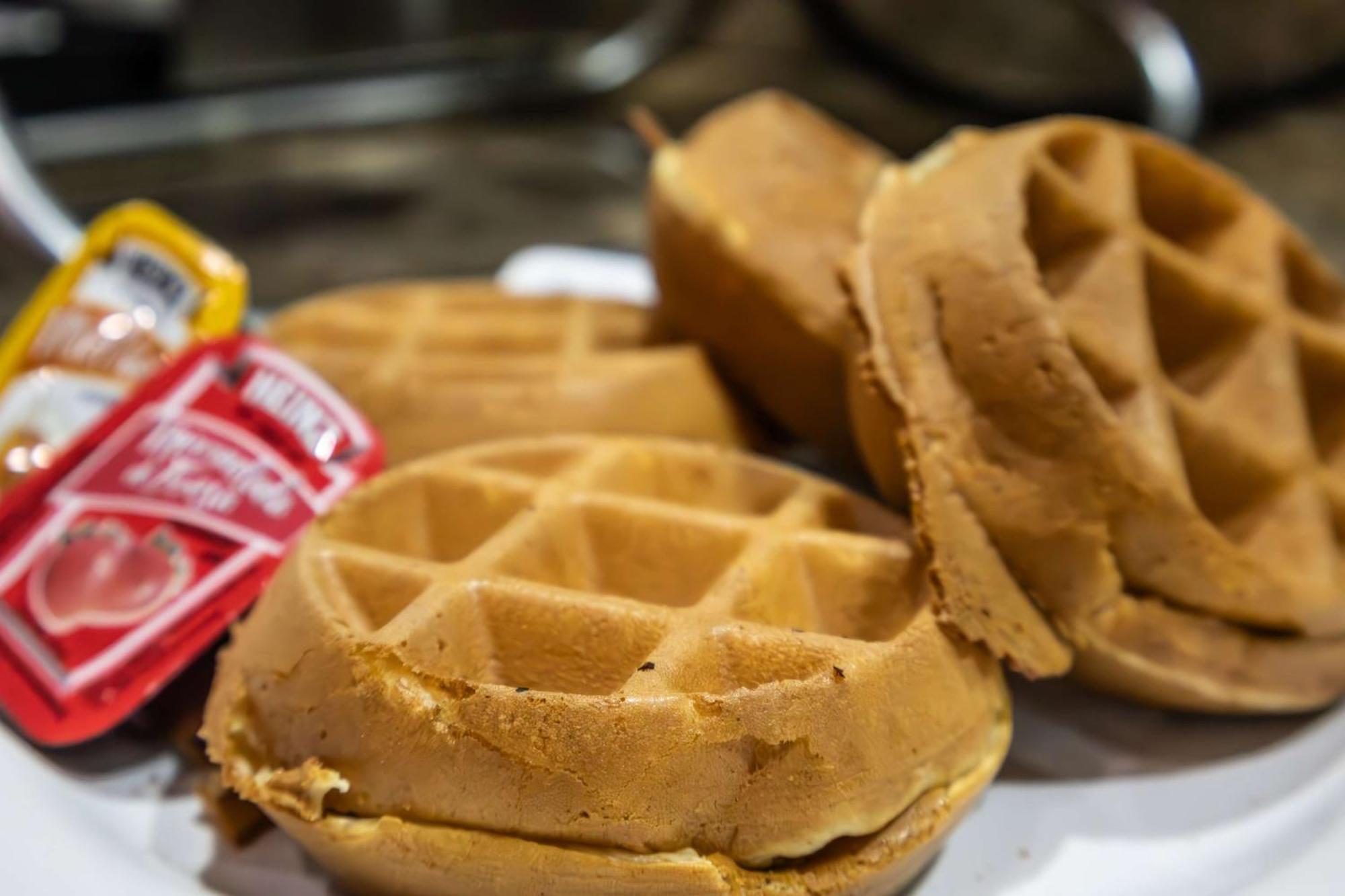Best Western Premier Monterrey Aeropuerto Apodaca Exterior photo A waffle sandwich